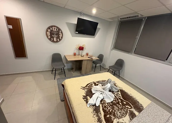 Jordan 28 * Thessaloniki